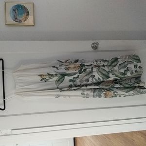 Women's size S, flowy floral skinny strapped dress, h&m. So pretty!